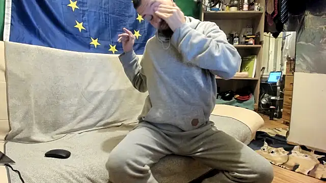 viraglaci18@xh élő XXX-chatje