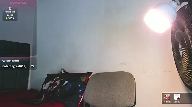 XXX chat uživo modela lunaDivane