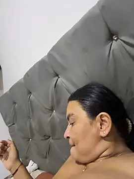 دردشة Horny-Mommy-Dirty الجنسية المباشرة
