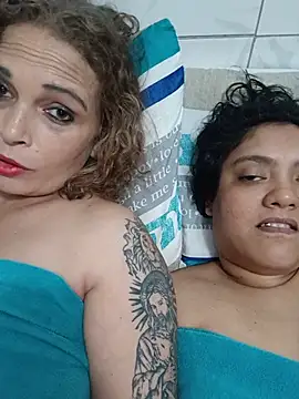 2Juicy_pussy Live XXX-Chat