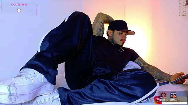 JordanSmiith_ Adlı Modelin Canlı XXX Sohbeti