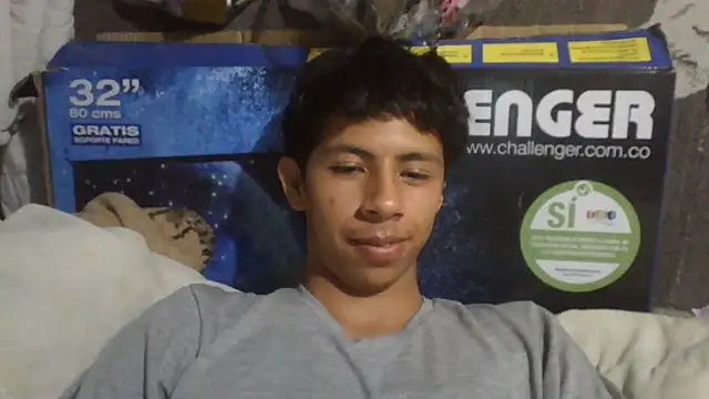 XXX chat uživo modela Baby_Foxs