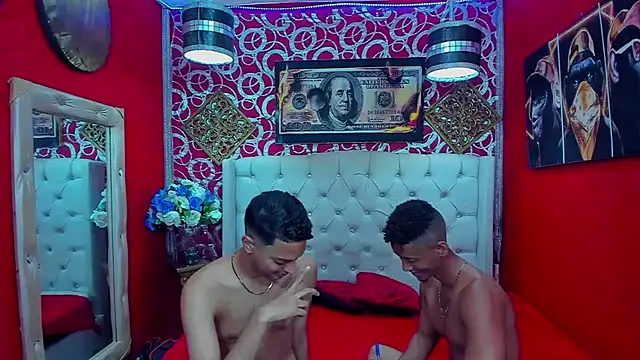 XXX chat uživo modela PEINBOYS