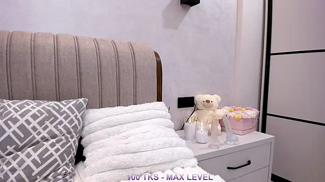 TinyKim_ XXX чат на живо