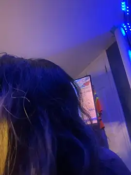 whiteNyellw Live XXX-chat