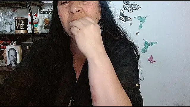LauraMallioni's Live XXX Chat