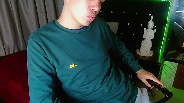 Chat +18 de haku_nayro ao vivo