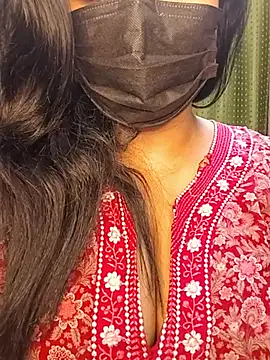 Anushka_flowerのライブXXXチャット