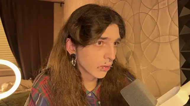 KriispのライブXXXチャット