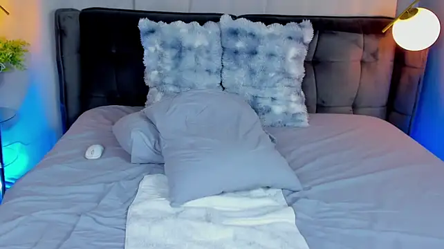 EmillyBronte Chat XXX live