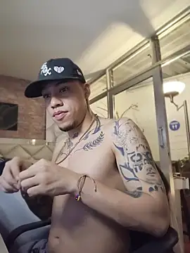 צ'אט XXX בשידור חי של AlphaMasterXxx