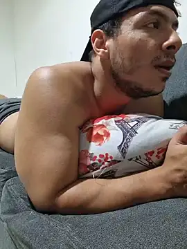 OliverWysen Live XXX chat