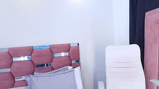 mia_celestee élő XXX-chatje