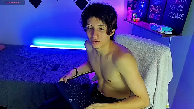 צ'אט XXX בשידור חי של Marcoviolet