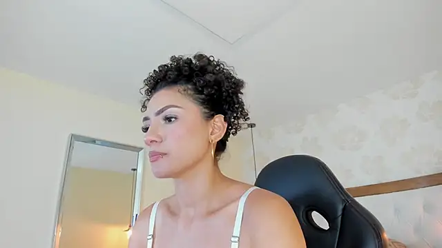 IRISCLARK1's Live XXX Chat