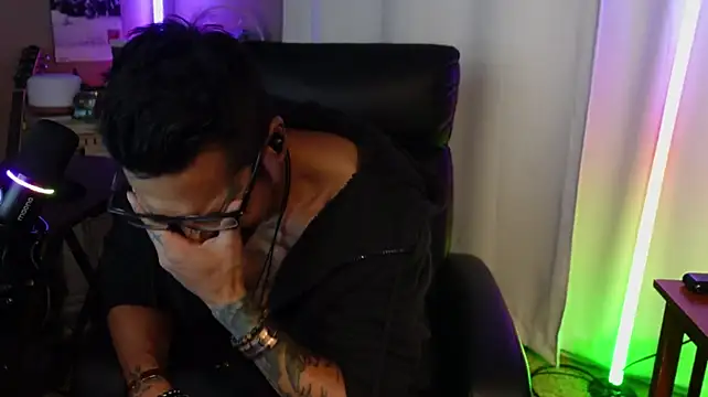 Ghost11_11's Live XXX Chat