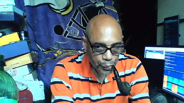 Chatroom XXX en direct de A_CIGAR_MAN