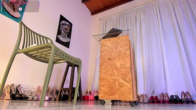 XXX chat uživo modela ArchieCollins