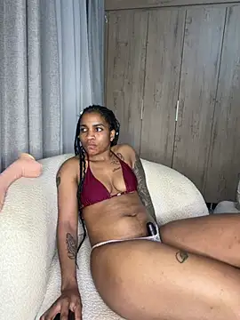 Milkypucy Adlı Modelin Canlı XXX Sohbeti