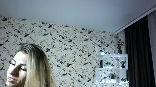 XXX chat uživo modela Karolina_Moon1