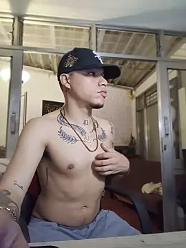 AlphaMasterXxx XXX чат на живо