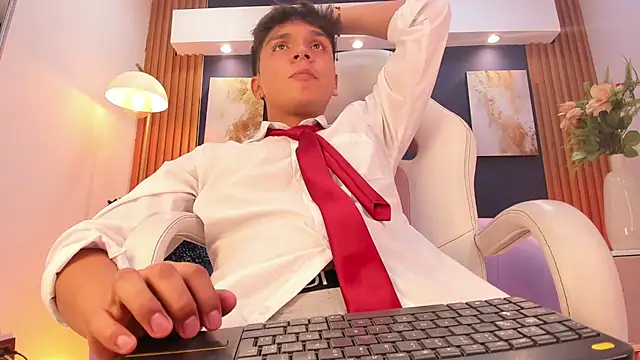 Show modela Thiago_Knox na web-kameri
