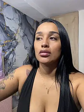 KatalinnaBrown Adlı Modelin Canlı XXX Sohbeti