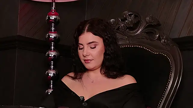 MistressEly's Live XXX Chat