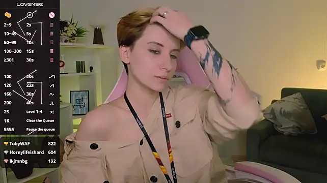 XXX chat uživo modela _Rein_ramm