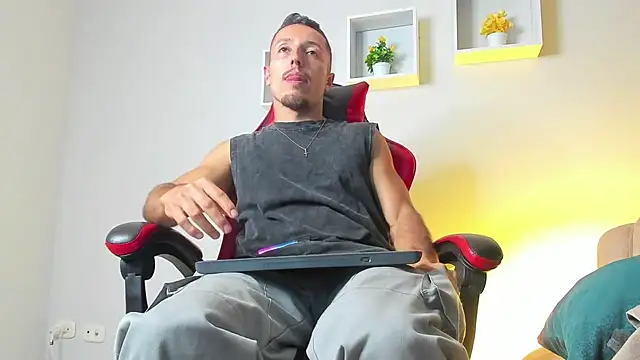 Lorenzo_Vellum's Live XXX Chat