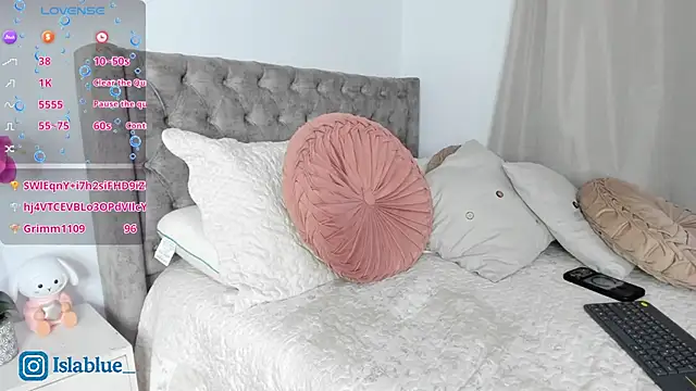 Islaa_Bluee XXX чат на живо