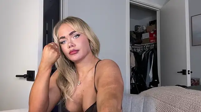 ElenaErickson's Live XXX Chat
