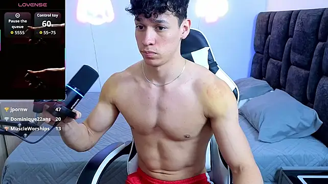 Luke_Muscle Adlı Modelin Canlı XXX Sohbeti