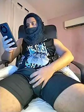 BadboyX333 XXX чат на живо
