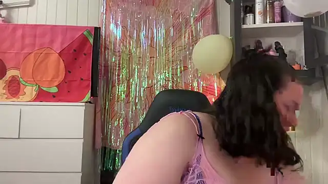 xopeachybaby's Live Sex Cam Show