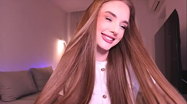 petitegonwiild Live XXX-Chat