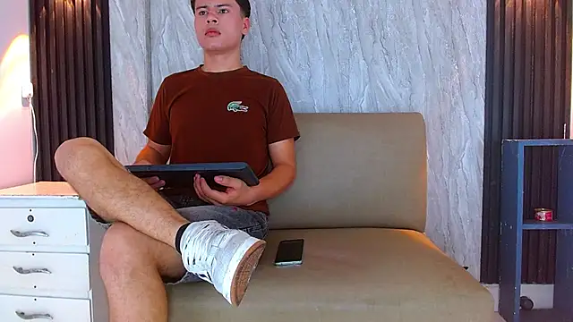 צ'אט XXX בשידור חי של Ethan_Brooks_