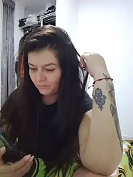 Fernandar2025's Live XXX Chat