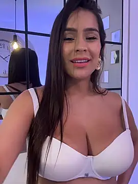 Mau_White Adlı Modelin Canlı XXX Sohbeti