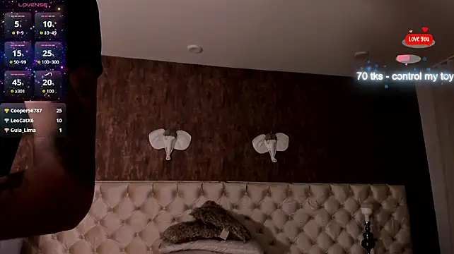 MeganLorensx's Live XXX Chat