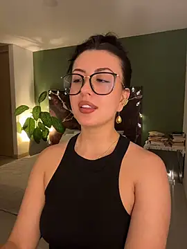 Chat +18 de EmaSaenz ao vivo