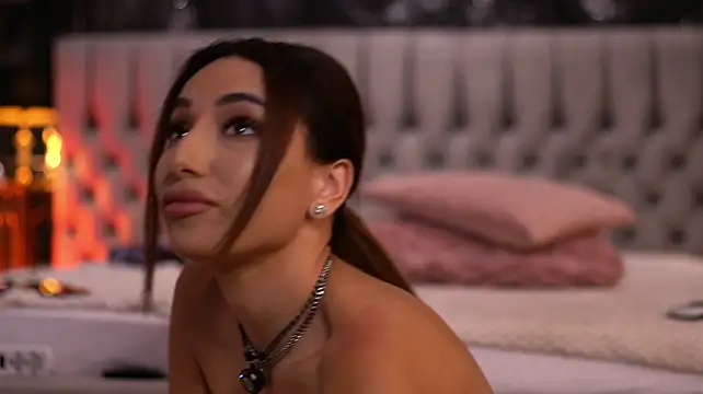 GinaValentinna Adlı Modelin Canlı XXX Sohbeti