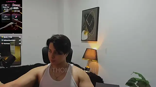 XXX chat uživo modela Thom_Ohtani