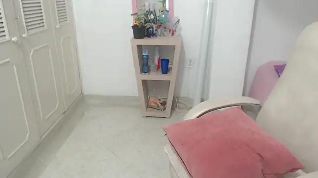 Chatroom XXX en direct de leonela_69
