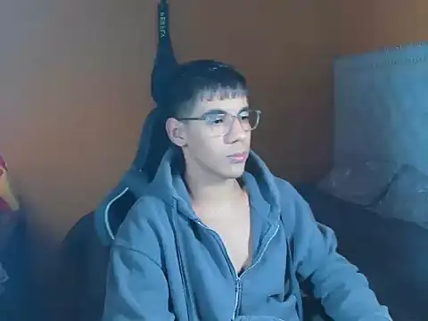 XXX chat uživo modela KARIB88