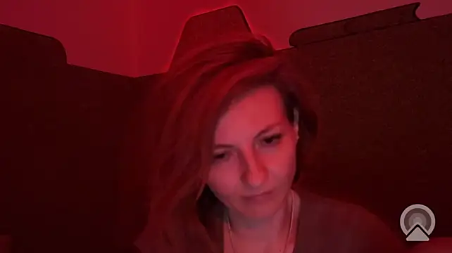 XXX chat uživo modela IrenneMuse
