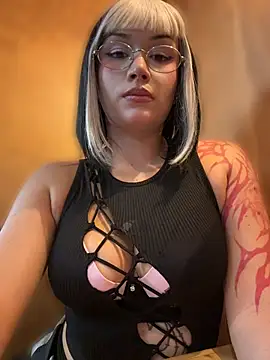 Electra_doll_ Adlı Modelin Canlı XXX Sohbeti