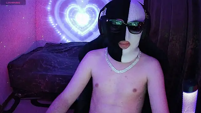 ZXCENSORED- লাইভ XXX চ্যাট