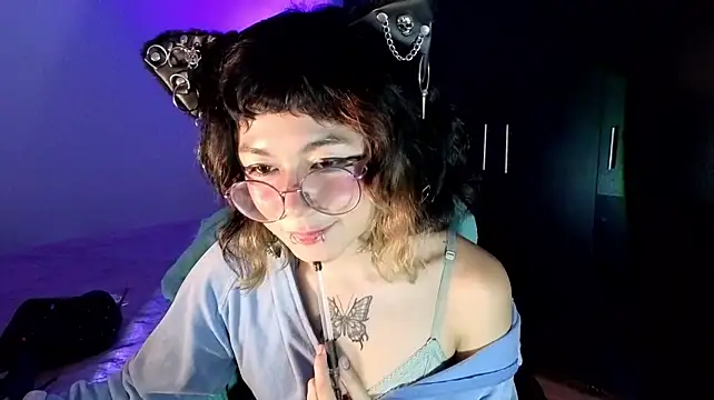 Chatroom XXX en direct de TeruKitsune