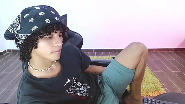 hades_derox_ Adlı Modelin Canlı XXX Sohbeti